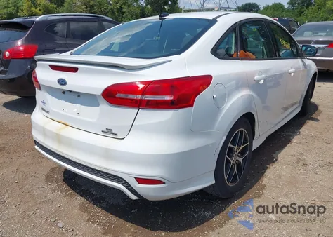 2016 Ford Focus Se z USA, uszkodzony, nr VIN 1FADP3F25GL250971